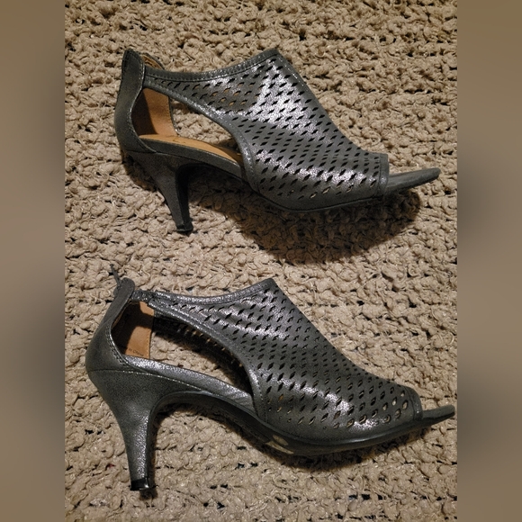 Style & Co. Shoes - STYLE & CO Haddie Zip Up Ankle Shooties Gray Size 6